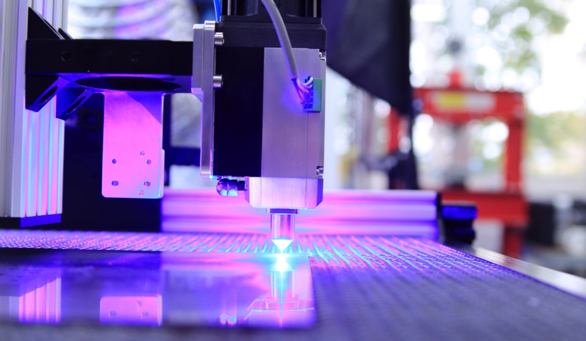 Corte Láser de Metacrilato (PMMA): Guía Técnica Completa 2025