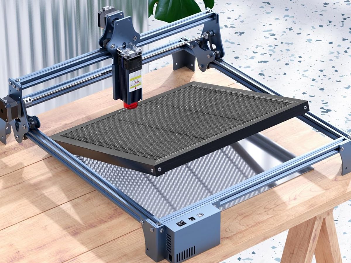 Creatorally mesa de trabajo en detalle